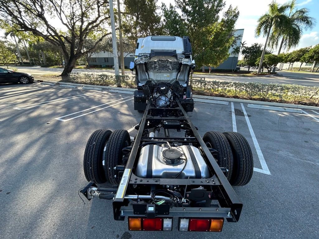 New 2024 Chevrolet Low Cab Forward image 13