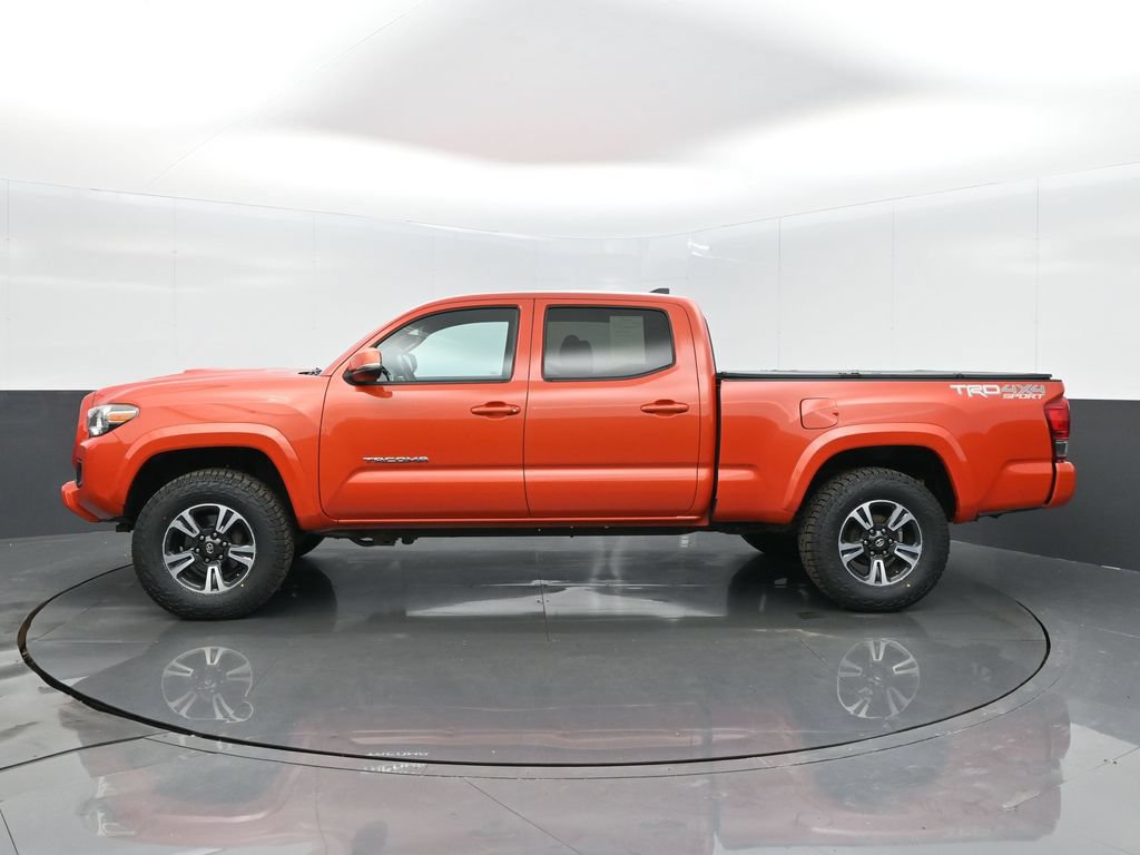 Used 2016 Toyota Tacoma TRD Sport w/ Towing Package AWD/4WD image 4