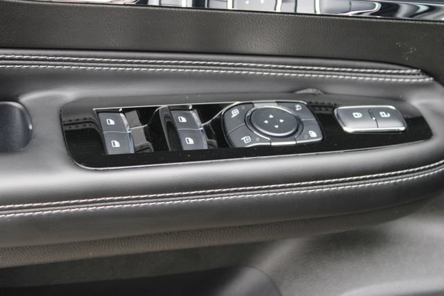 Used 2023 Lincoln Corsair Reserve FWD image 11