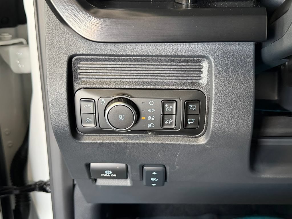 Used 2026 Ford F350 Lariat w/ Lariat Premium Package AWD/4WD image 25