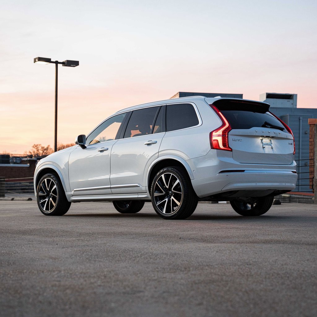 Certified 2025 Volvo XC90 B5 Plus image 5
