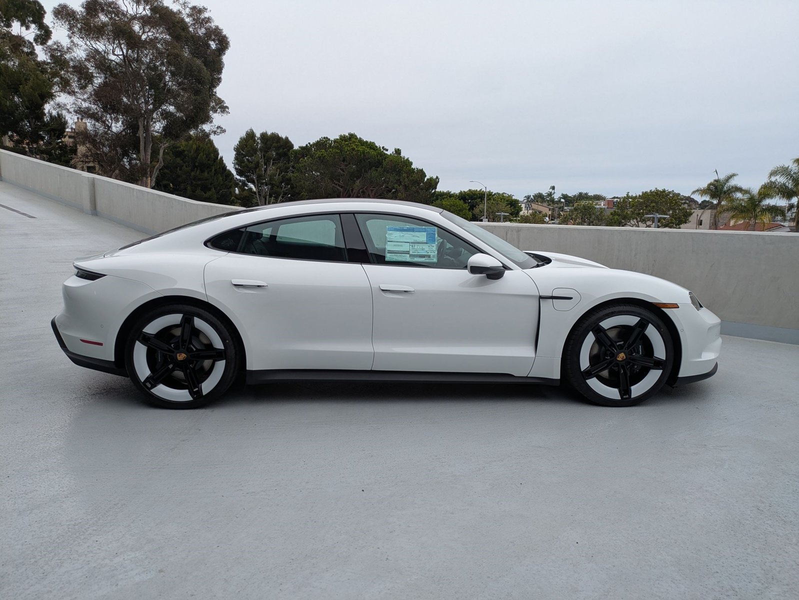 Certified 2025 Porsche Taycan AWD/4WD image 8