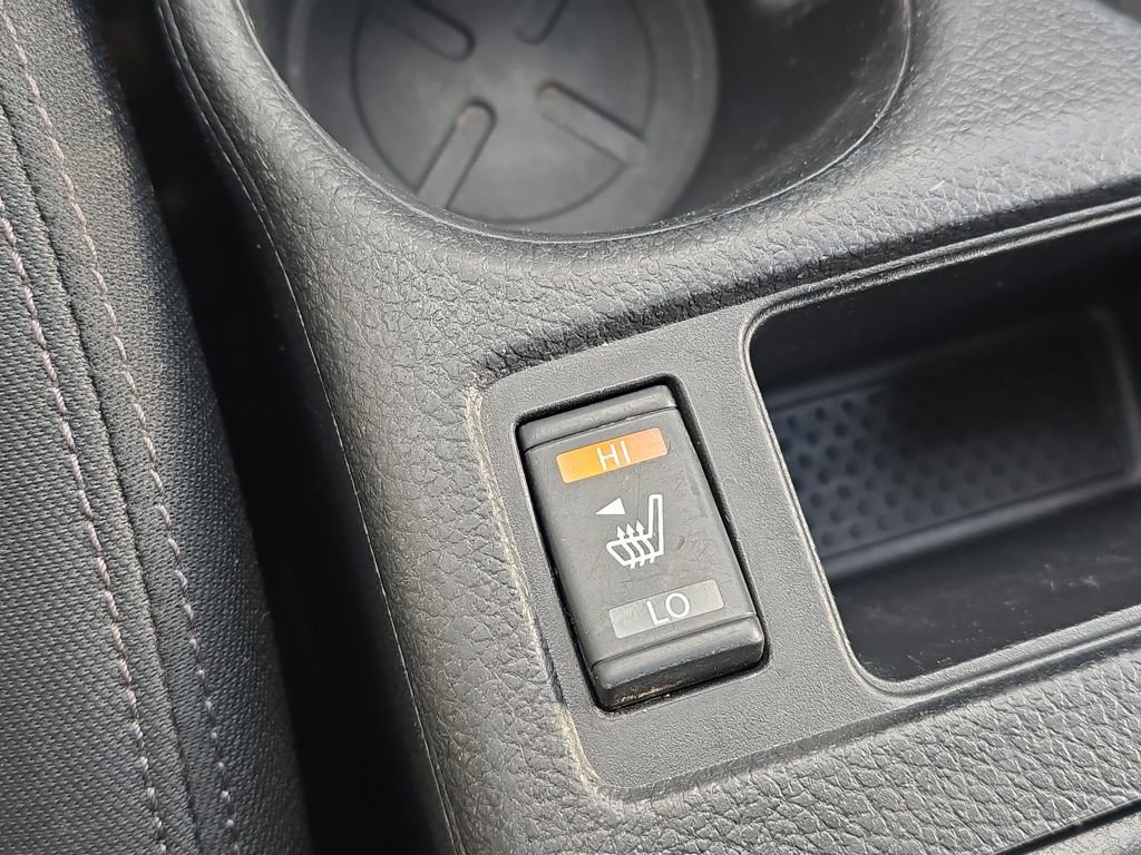 Used 2018 Nissan Rogue SV image 19