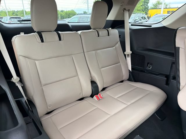 Used 2022 Ford Explorer Limited w/ Equipment Group 301A AWD/4WD image 28