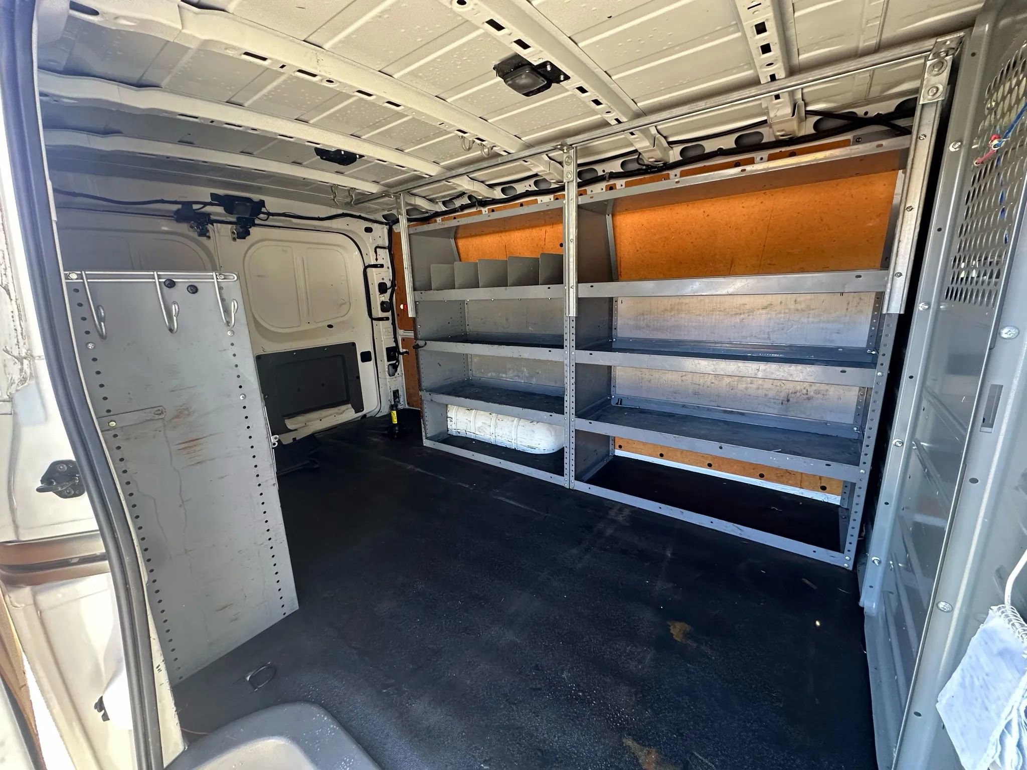 Used 2014 Nissan NV 2500 SV RWD image 8