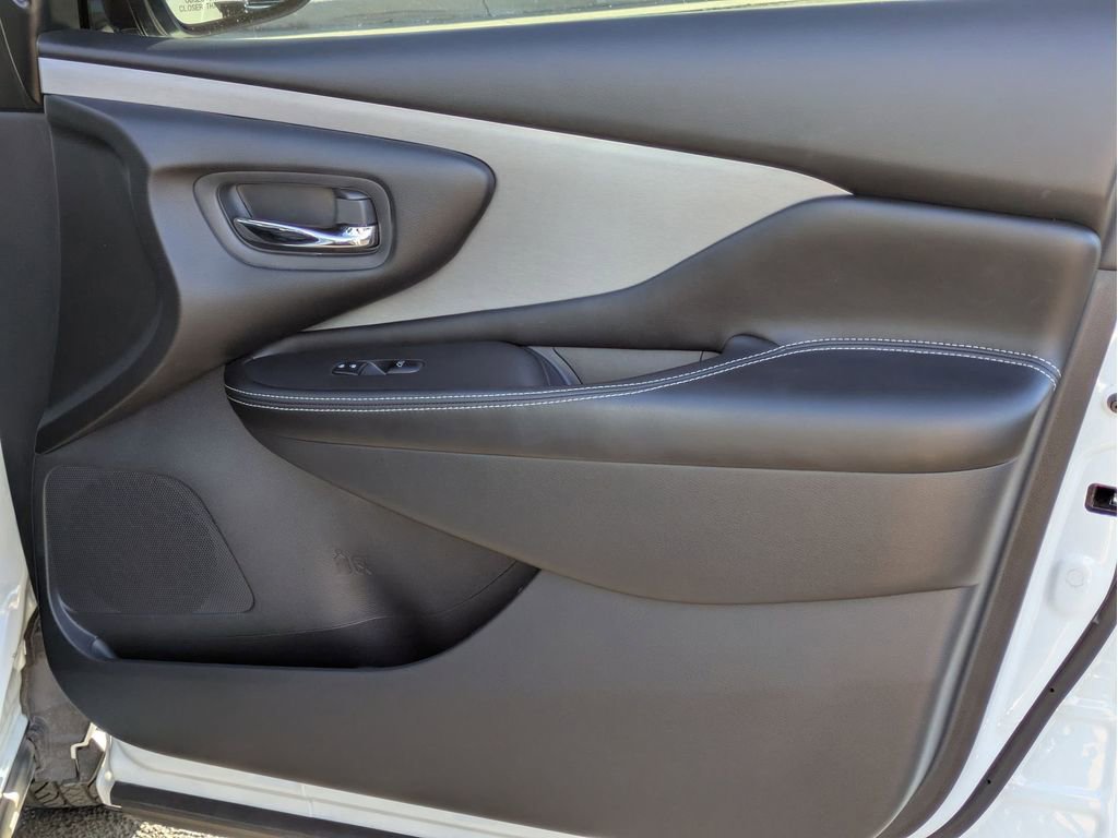 Used 2024 Nissan Murano SV w/ SV Midnight Edition Package image 28
