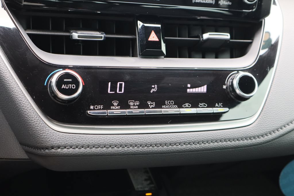Used 2020 Toyota Corolla XSE FWD image 17
