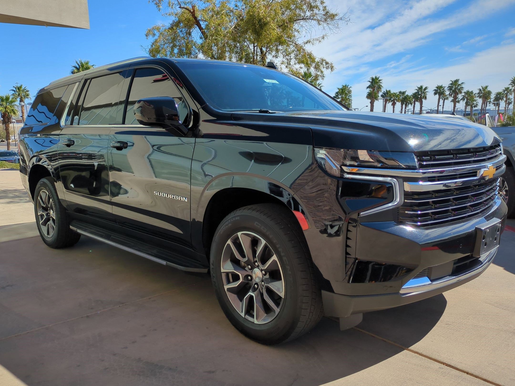 Used 2024 Chevrolet Suburban LT image 7