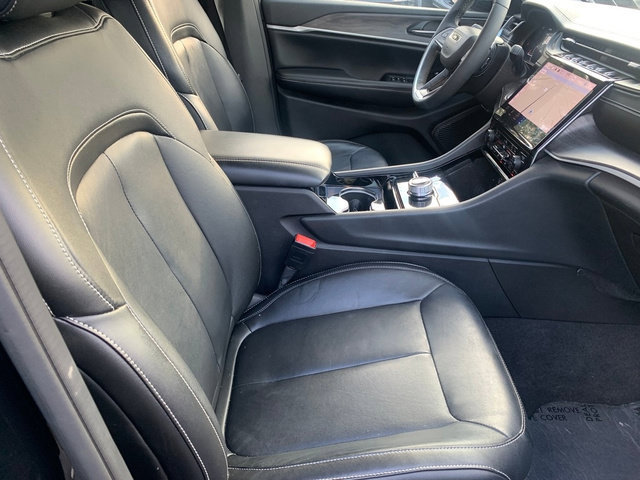 Used 2023 Jeep Grand Cherokee Limited AWD/4WD image 11