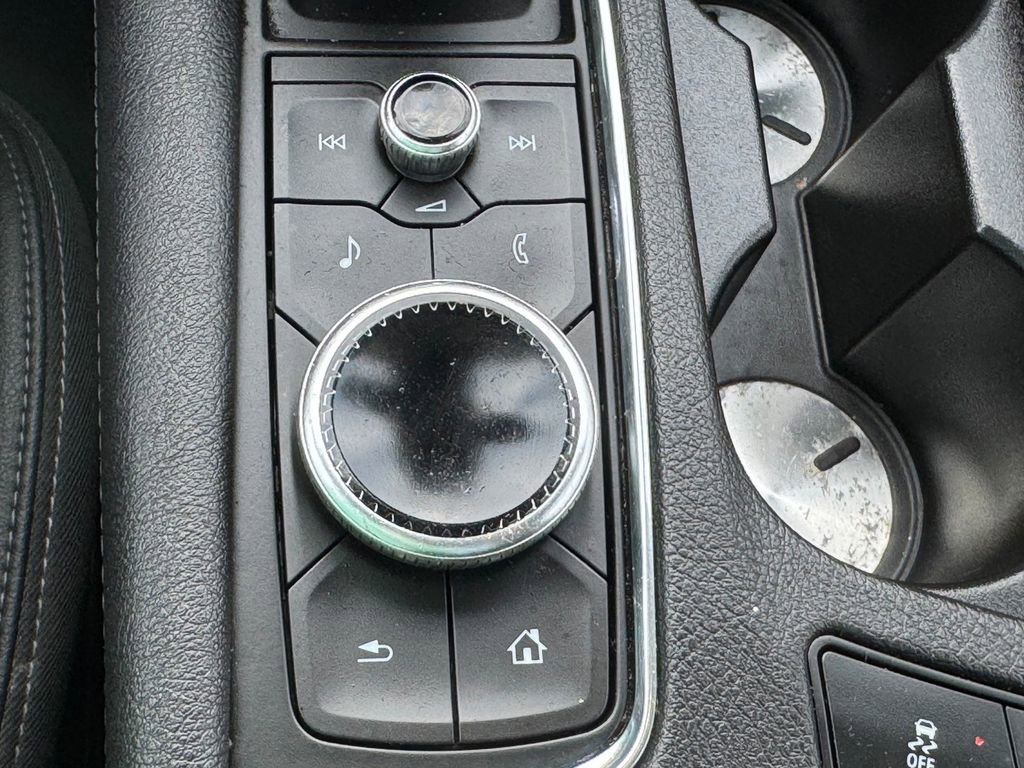 Used 2023 Cadillac XT6 Luxury FWD image 30