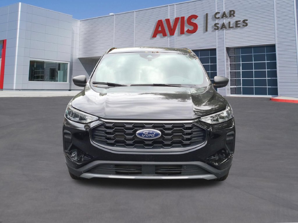 Used 2025 Ford Escape ST-Line FWD image 2