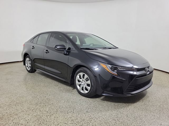 Used 2026 Toyota Corolla LE FWD image 4