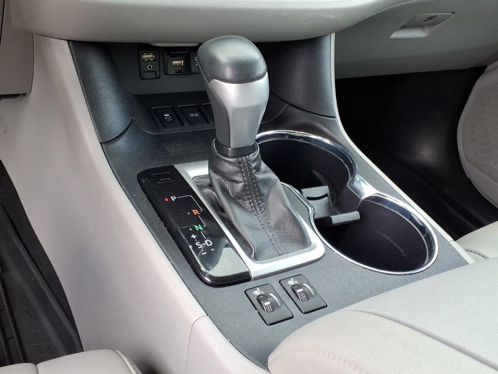 Certified 2019 Toyota Highlander XLE AWD/4WD image 16