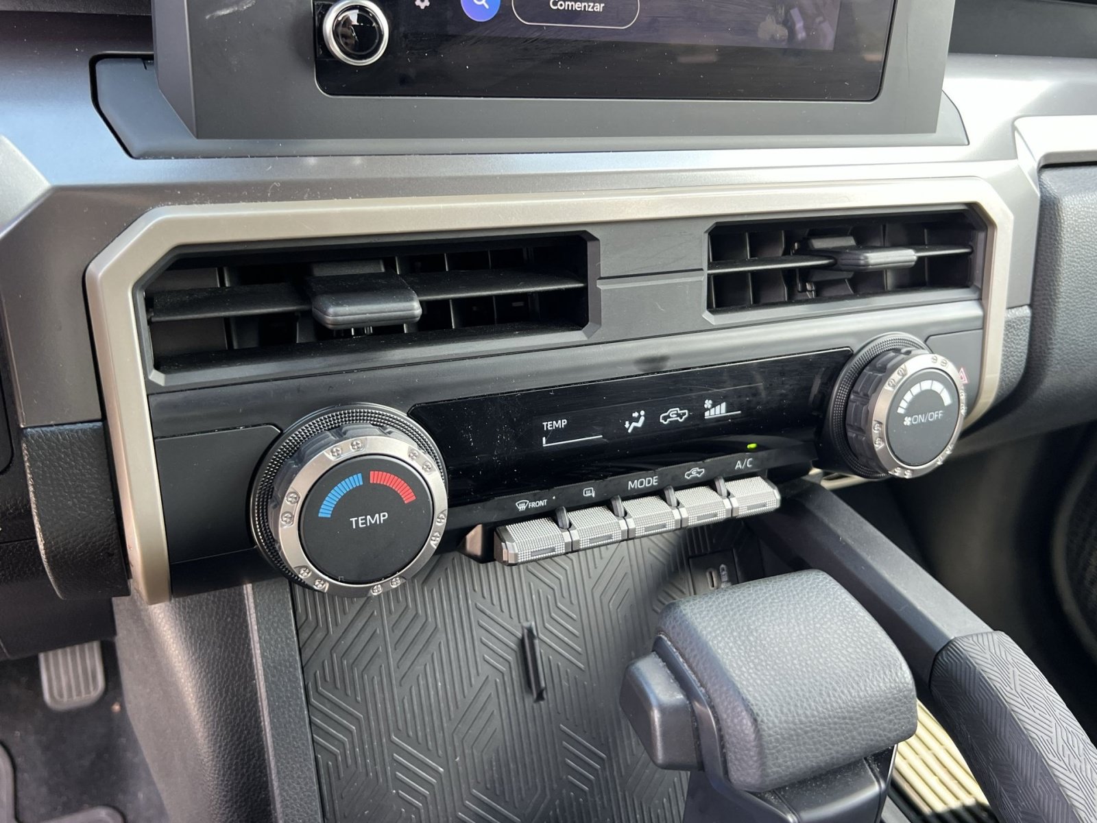 Used 2025 Toyota Tacoma SR5 AWD/4WD image 20