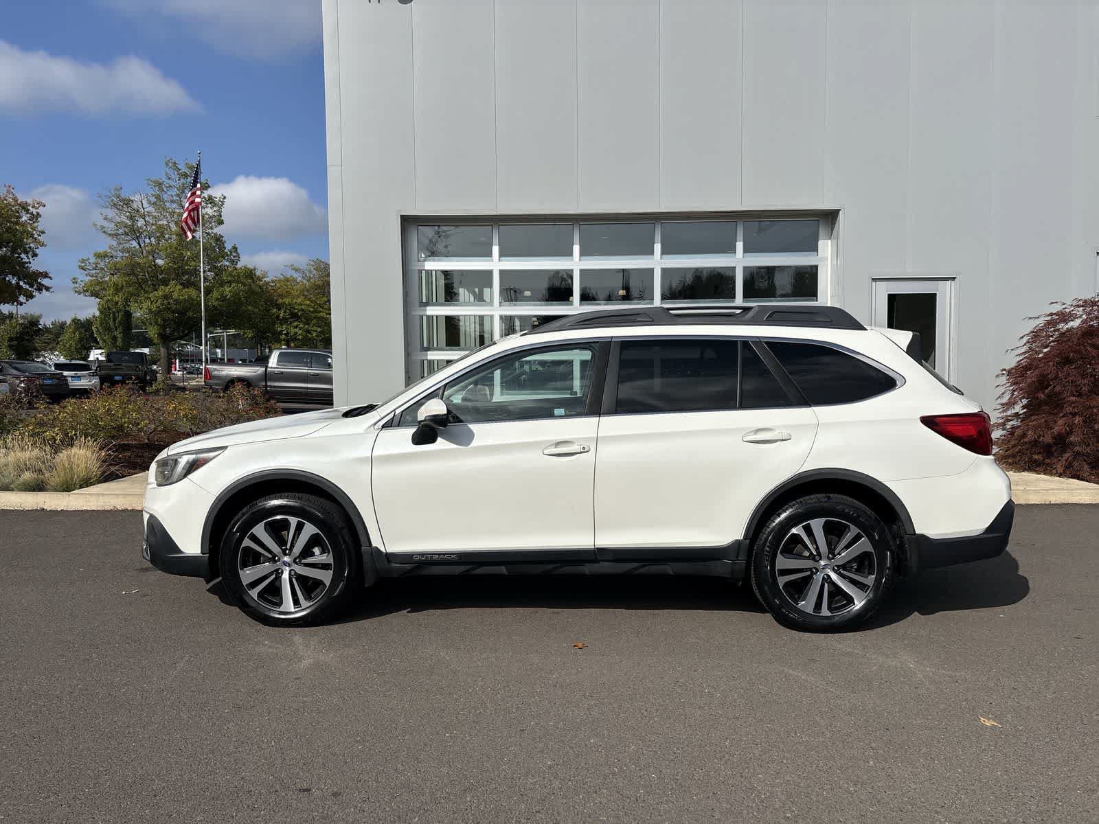 Used 2018 Subaru Outback 2.5i Limited AWD/4WD image 2