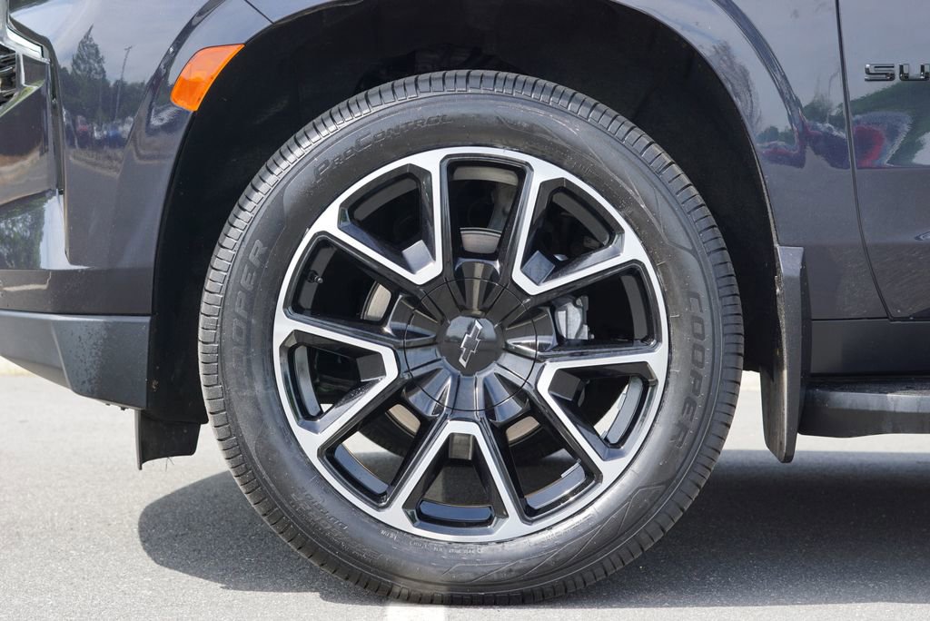 Used 2024 Chevrolet Suburban RST w/ Luxury Package AWD/4WD image 12