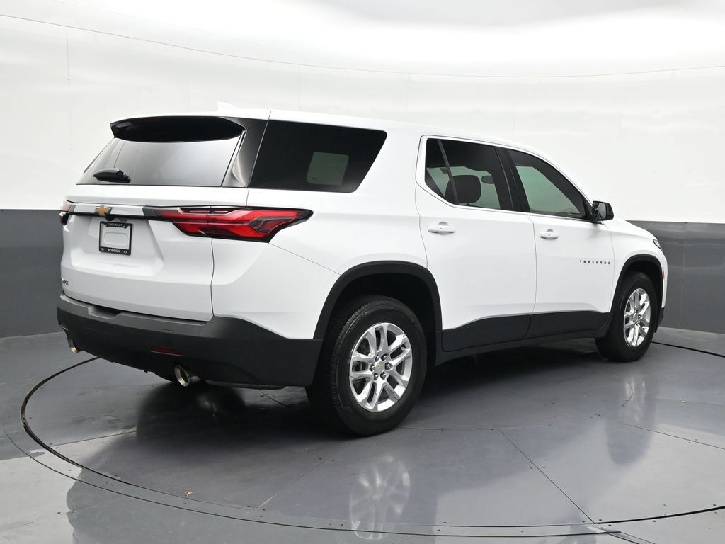 Used 2023 Chevrolet Traverse LS FWD image 5