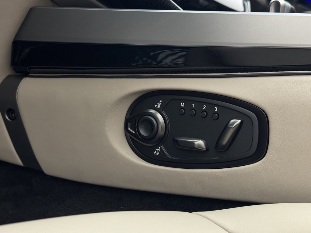 New 2026 Aston Martin Vanquish Convertible image 21