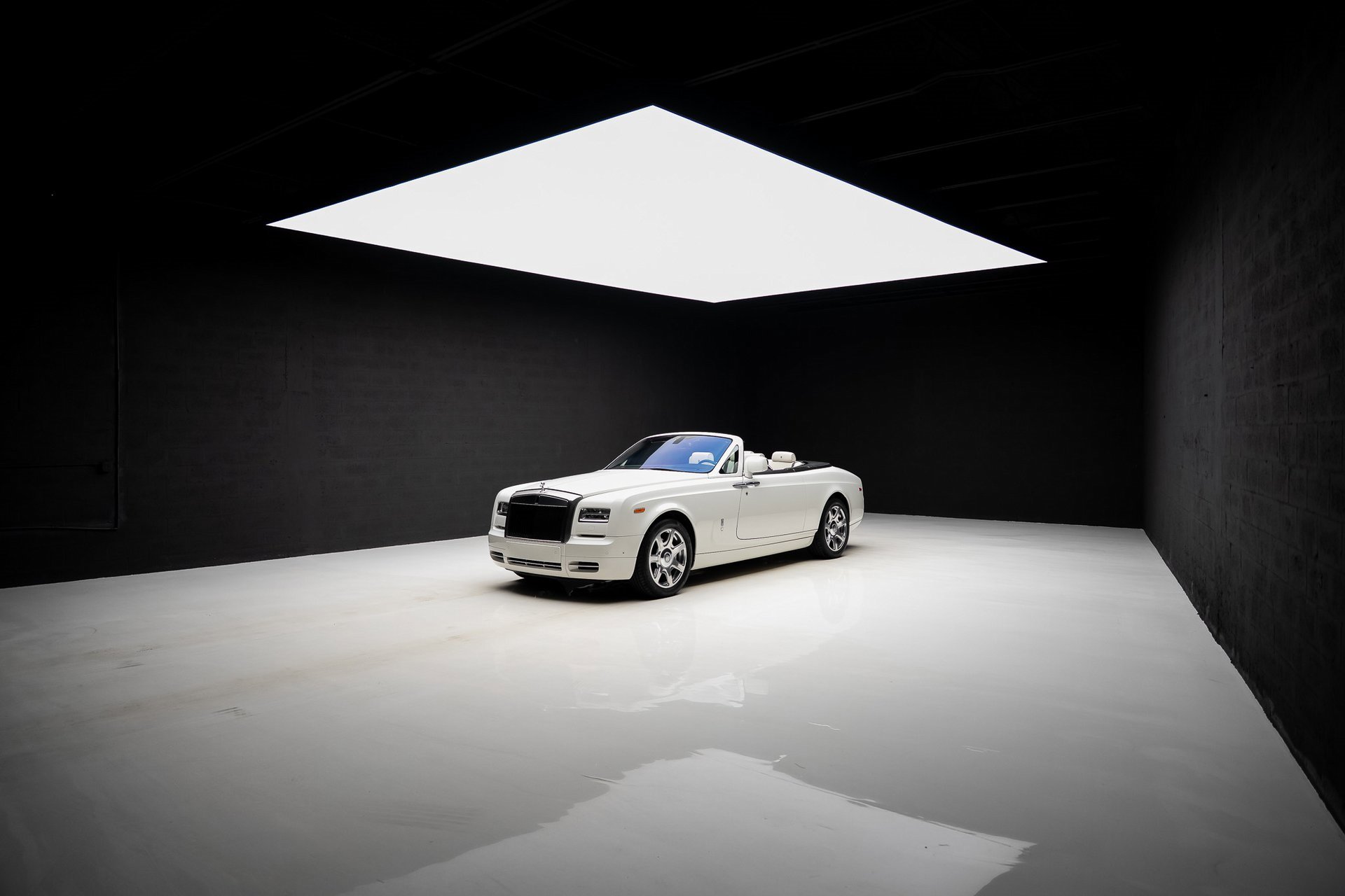 Used 2013 Rolls-Royce Phantom Drophead Coupe image 5
