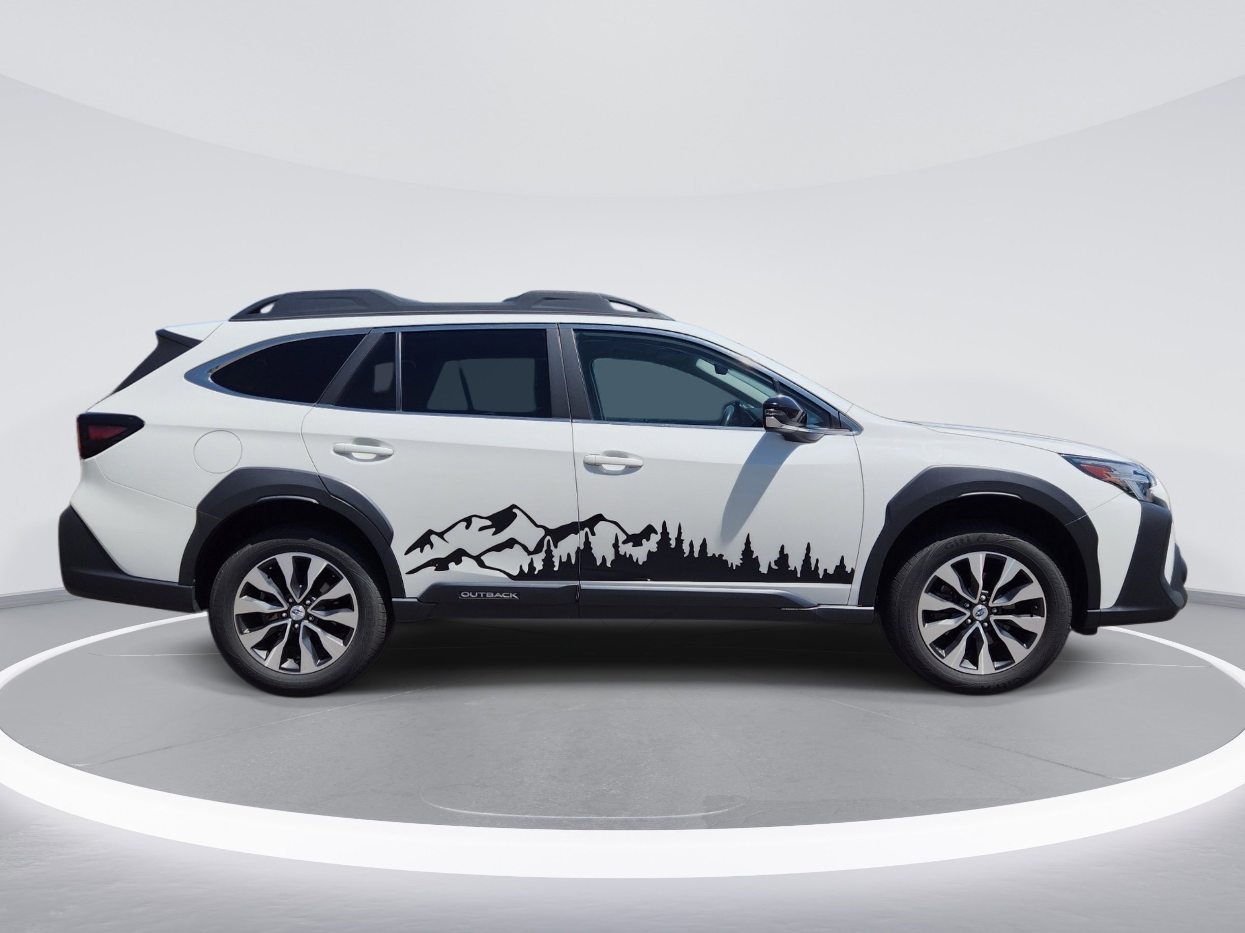 Used 2023 Subaru Outback Limited AWD/4WD image 4