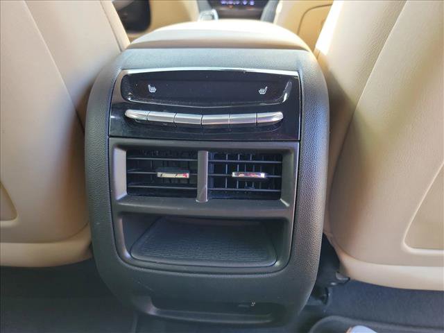 Used 2017 Cadillac XT5 Luxury w/ Driver Awareness Package FWD image 17