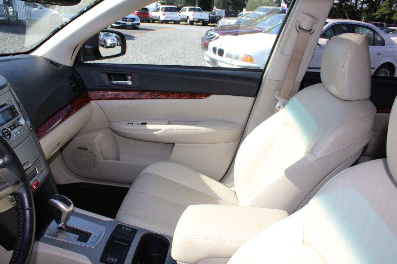 Used 2011 Subaru Outback 3.6R Limited w/ PWR Moonroof Pkg image 14