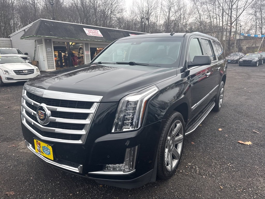 Used 2015 Cadillac Escalade ESV Luxury image 2