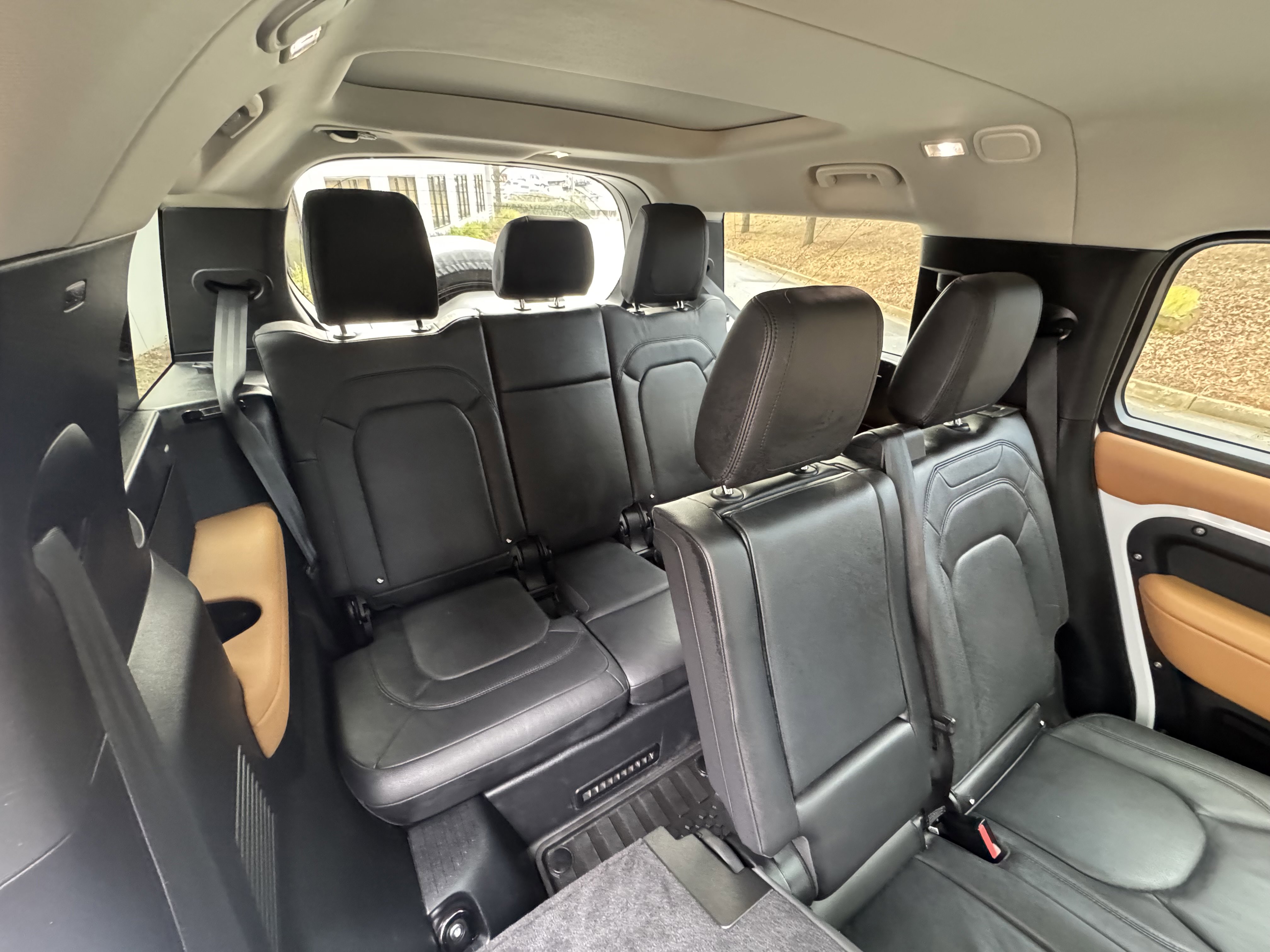 Used 2023 Land Rover Defender 130 S image 6