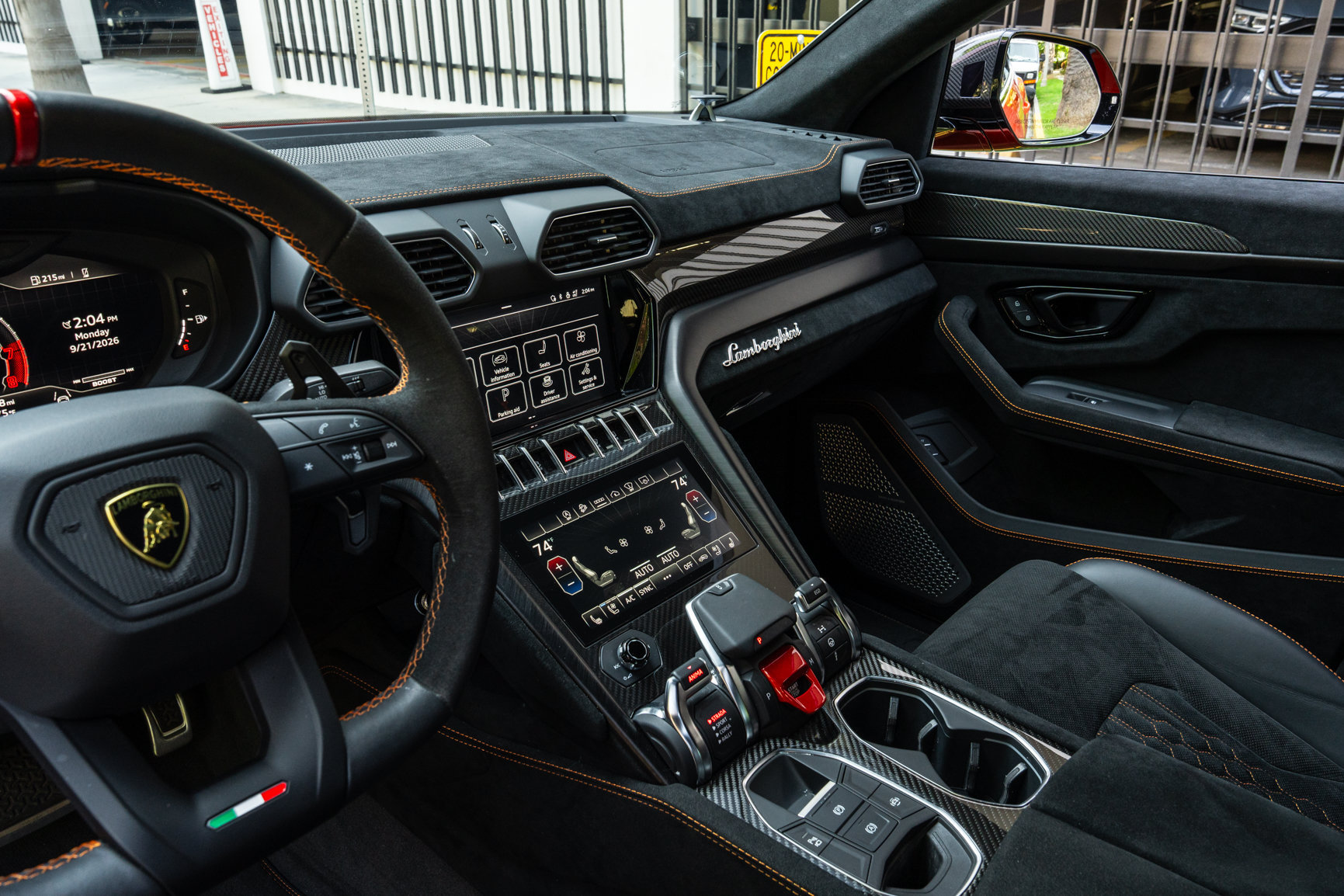 Used 2024 Lamborghini Urus Performante AWD/4WD image 40