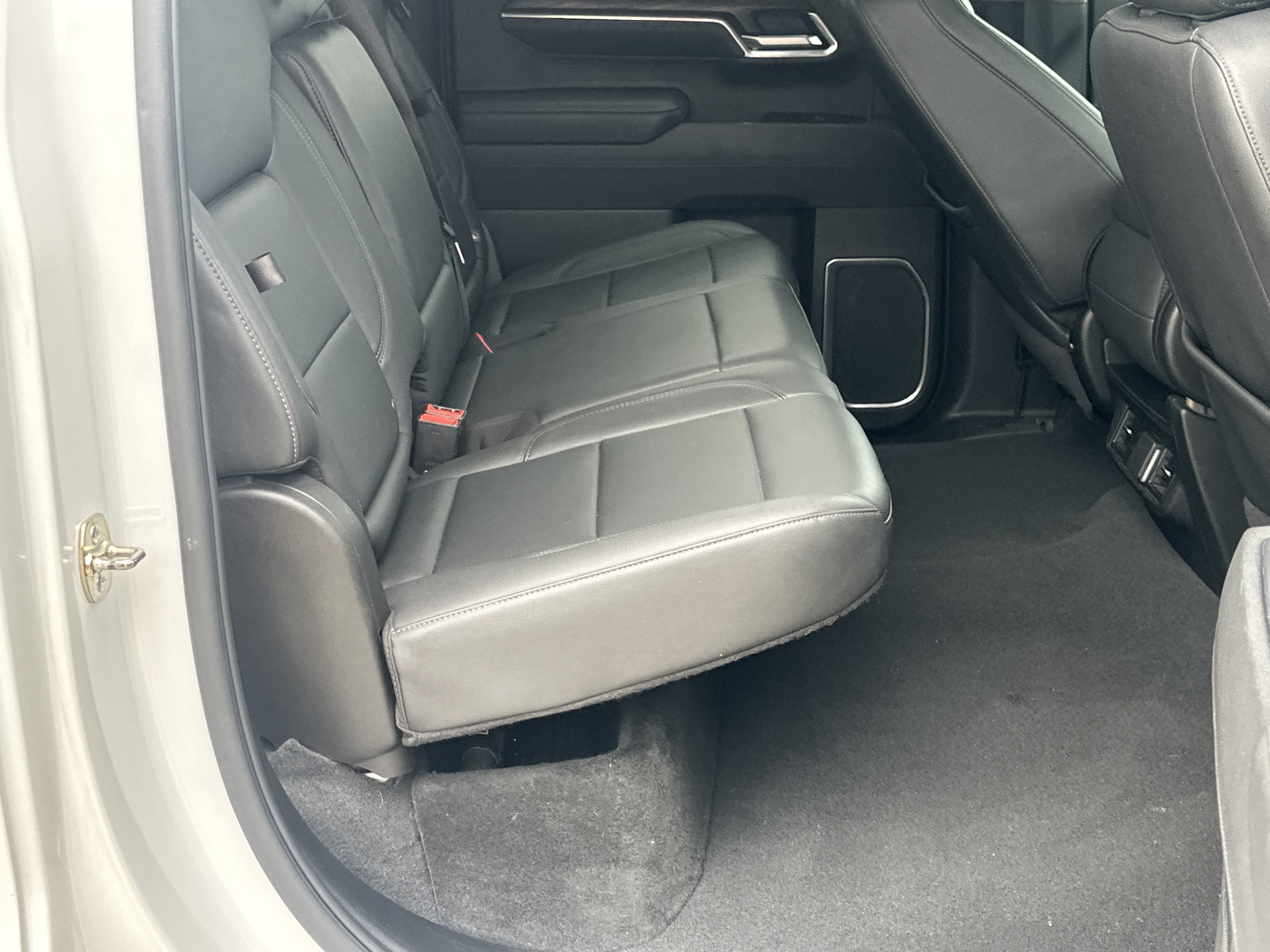 Used 2025 GMC Sierra 1500 SLT AWD/4WD image 15