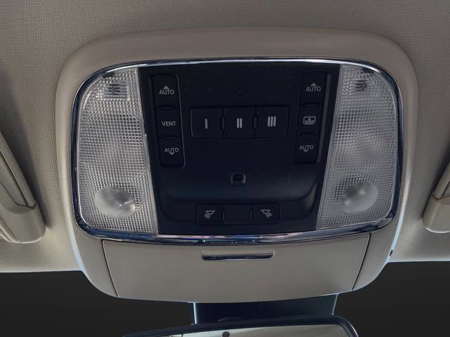 Used 2018 Chrysler 300 Limited w/ Safetytec Plus Group image 29