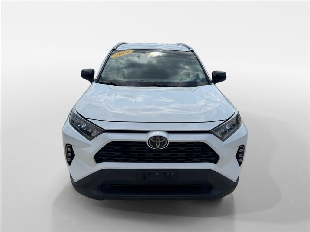 Used 2019 Toyota RAV4 LE AWD/4WD image 8