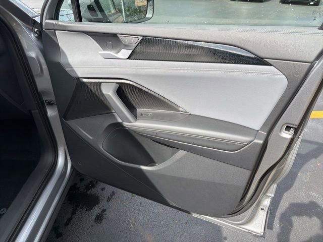 Used 2025 Volkswagen Tiguan SE AWD/4WD image 30