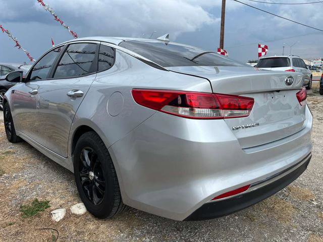 Used 2017 Kia Optima LX image 5
