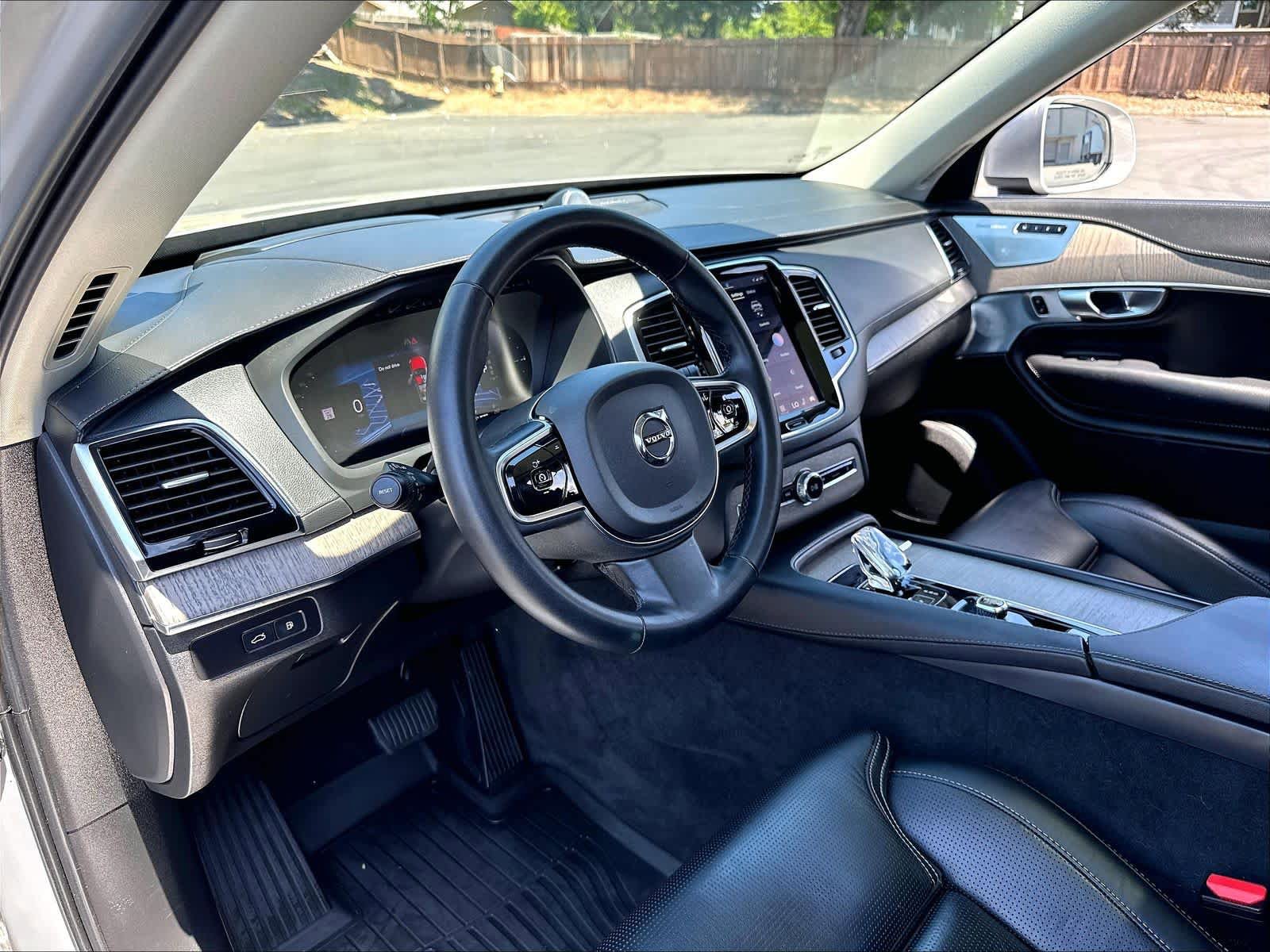 Used 2023 Volvo XC90 T8 Ultimate w/ Protection Package Premier AWD/4WD image 17