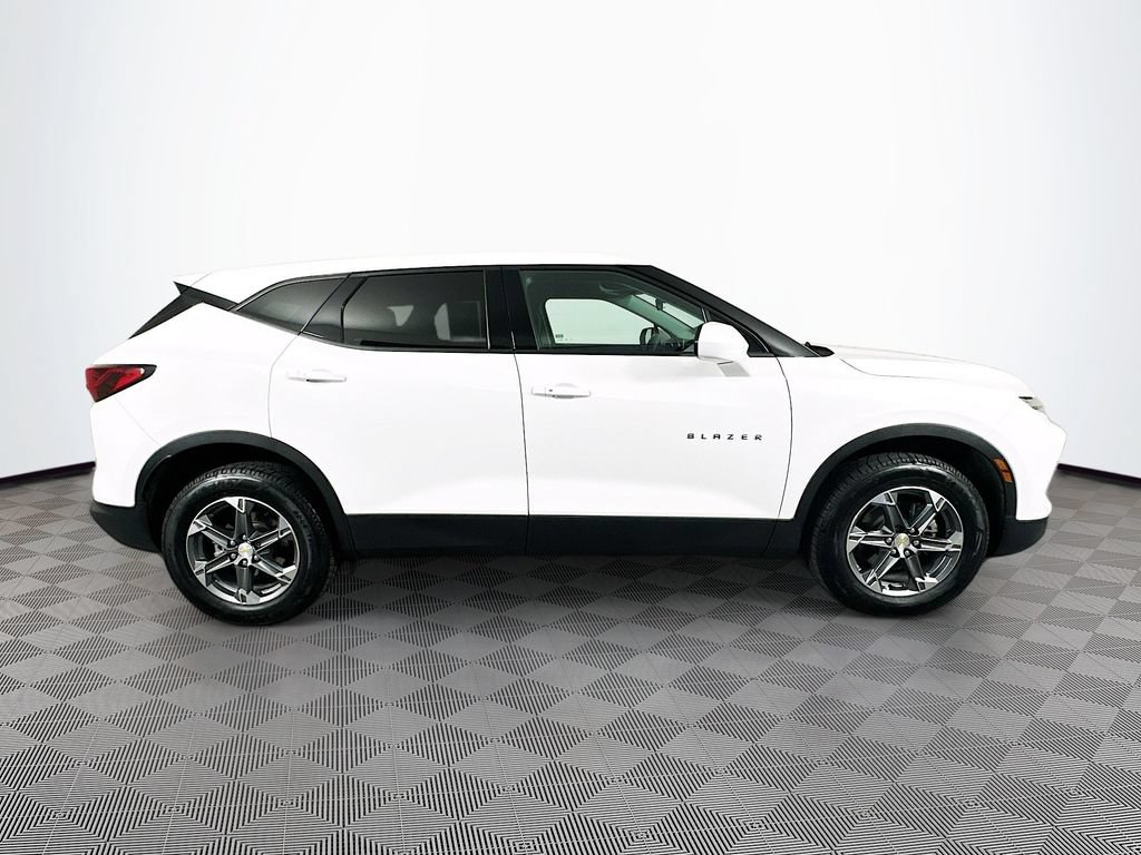 Used 2023 Chevrolet Blazer LT AWD/4WD image 12