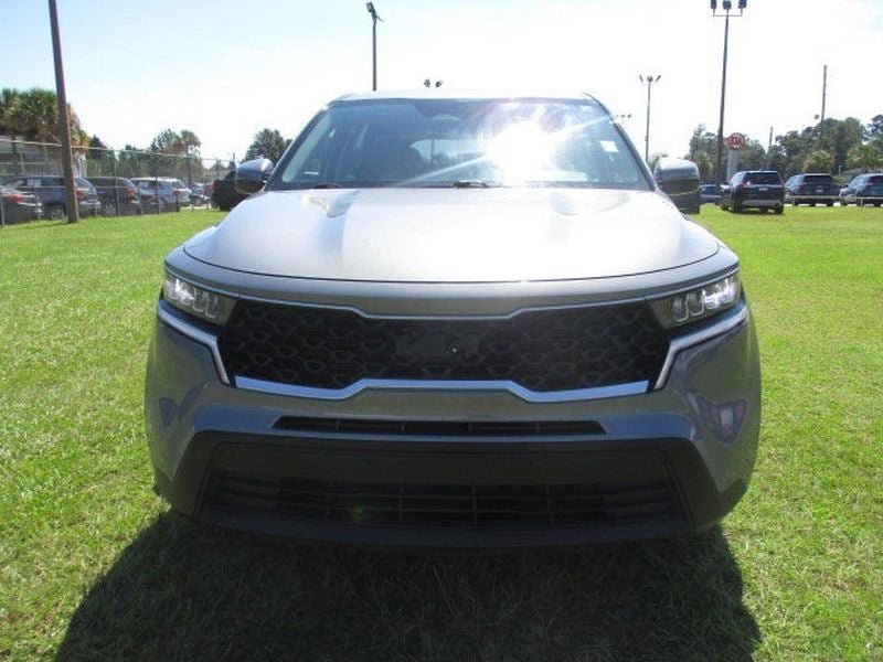 Used 2022 Kia Sorento LX image 9