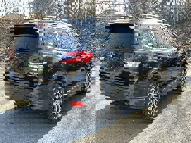 Used 2020 Subaru Forester Premium image 32