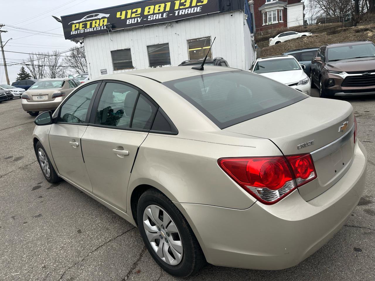 Used 2013 Chevrolet Cruze LS image 7