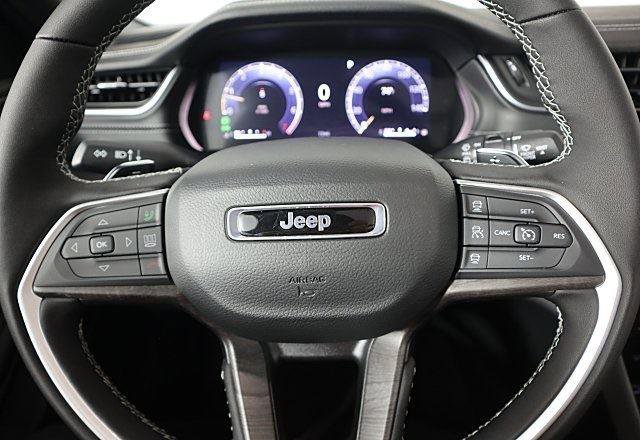 New 2025 Jeep Grand Cherokee Limited image 12