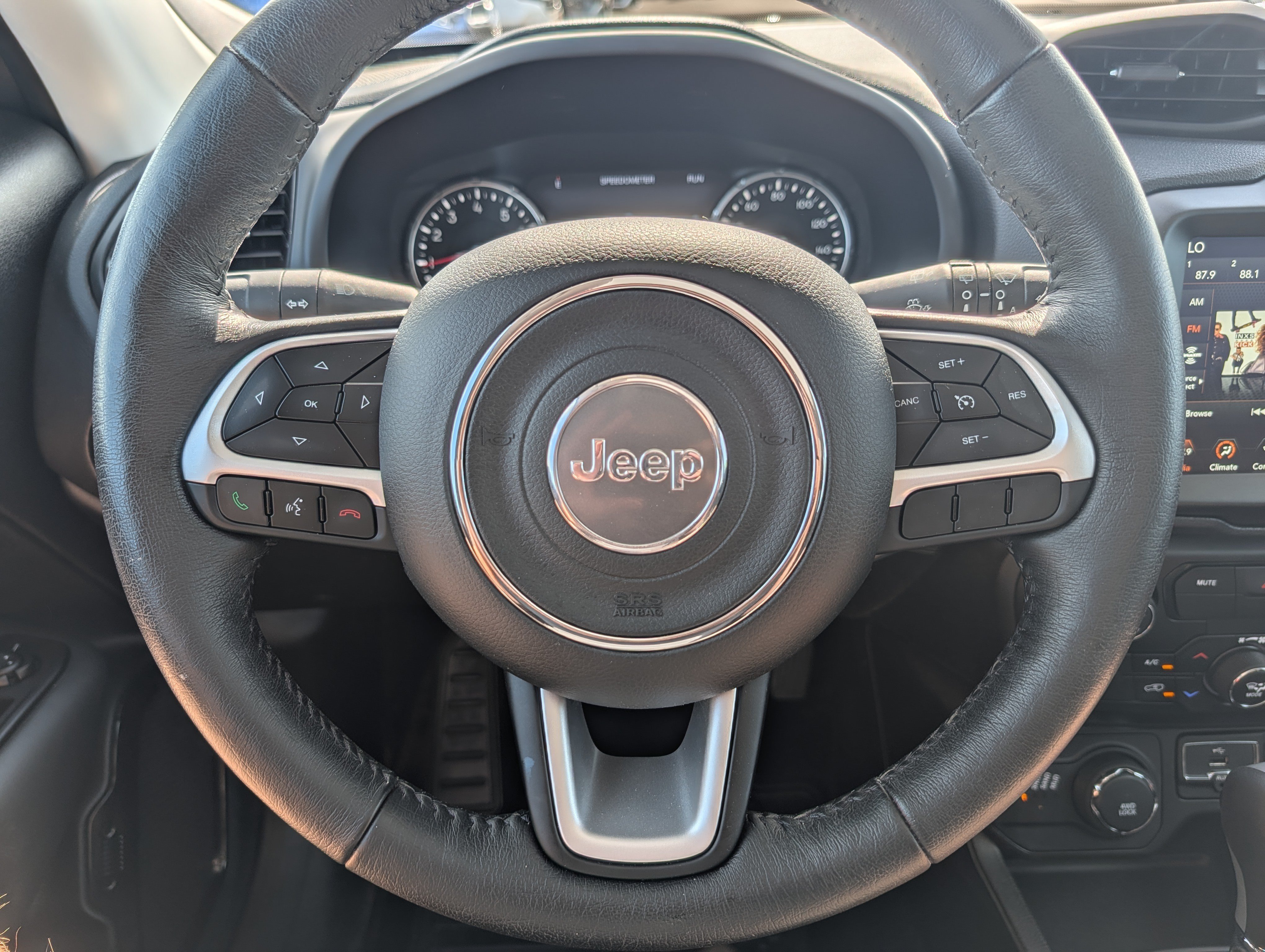 Used 2023 Jeep Renegade Altitude w/ Sun/Sound Group AWD/4WD image 25