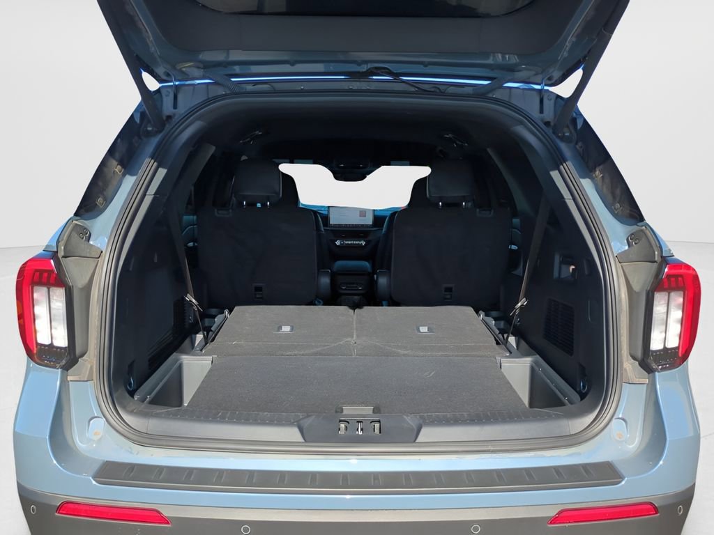 Used 2025 Ford Explorer ST-Line w/ Premium Package image 9