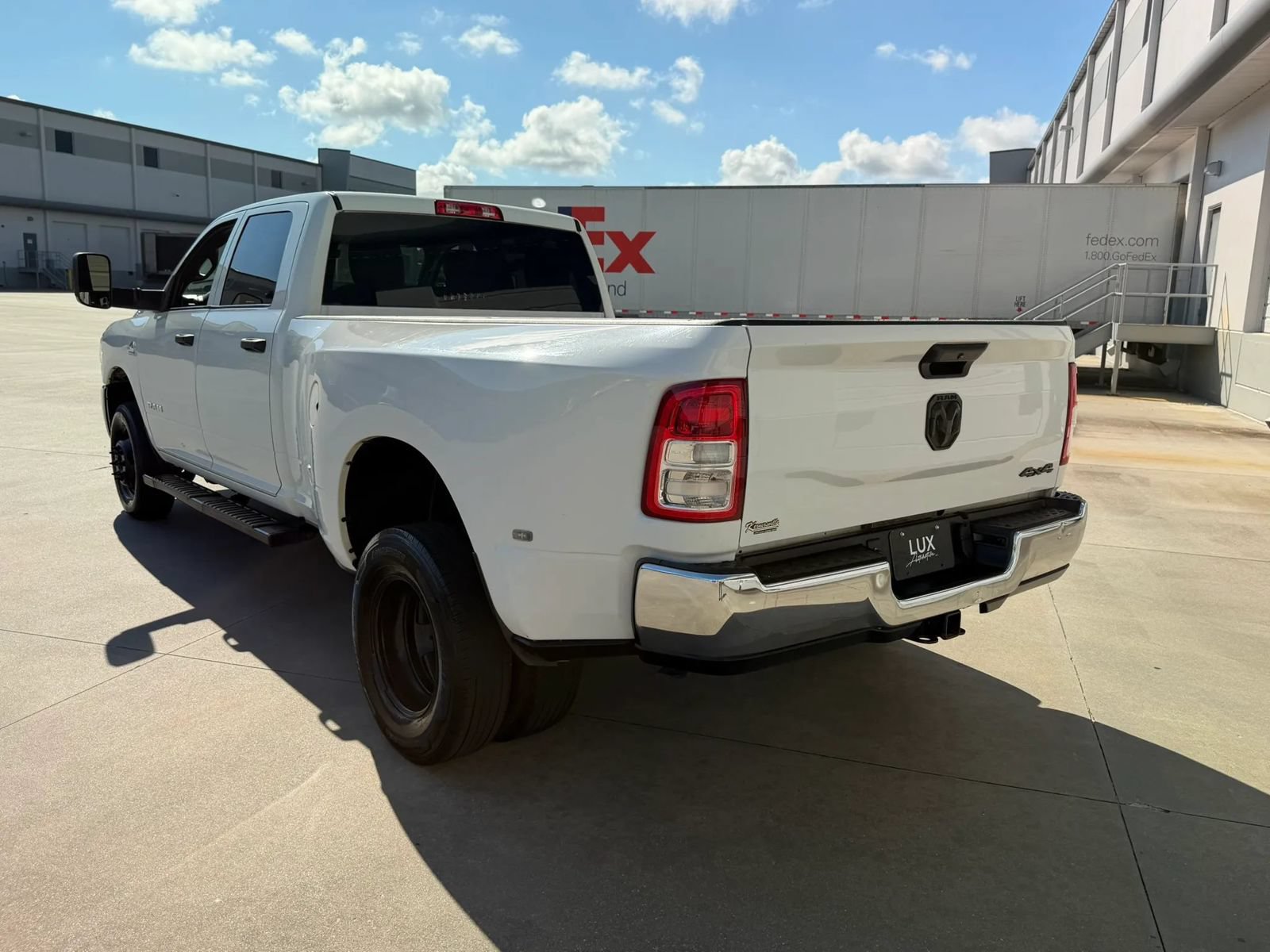 Used 2022 RAM 3500 Tradesman w/ Chrome Appearance Group AWD/4WD image 12