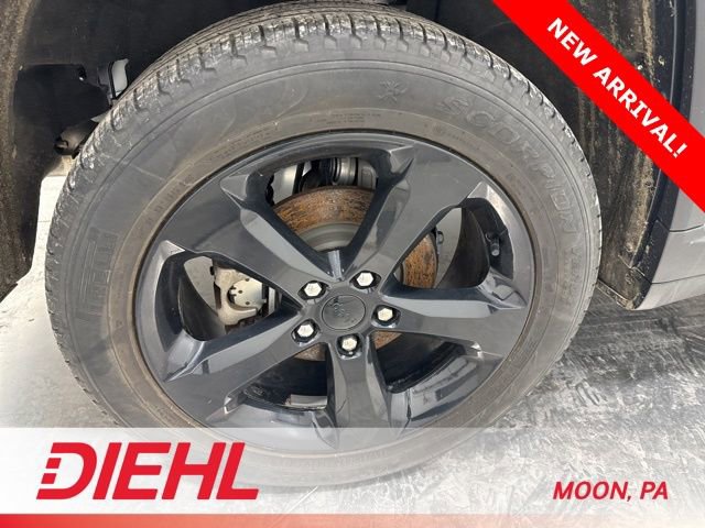 Used 2023 Jeep Grand Cherokee Limited w/ Black Appearance Package image 8