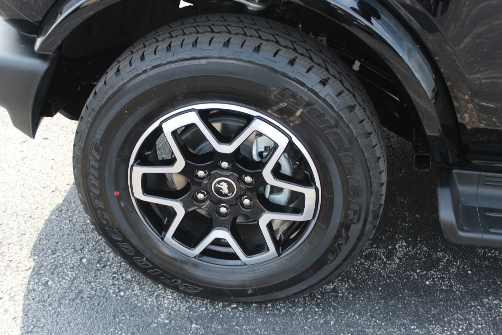New 2025 Ford Bronco Outer Banks image 11