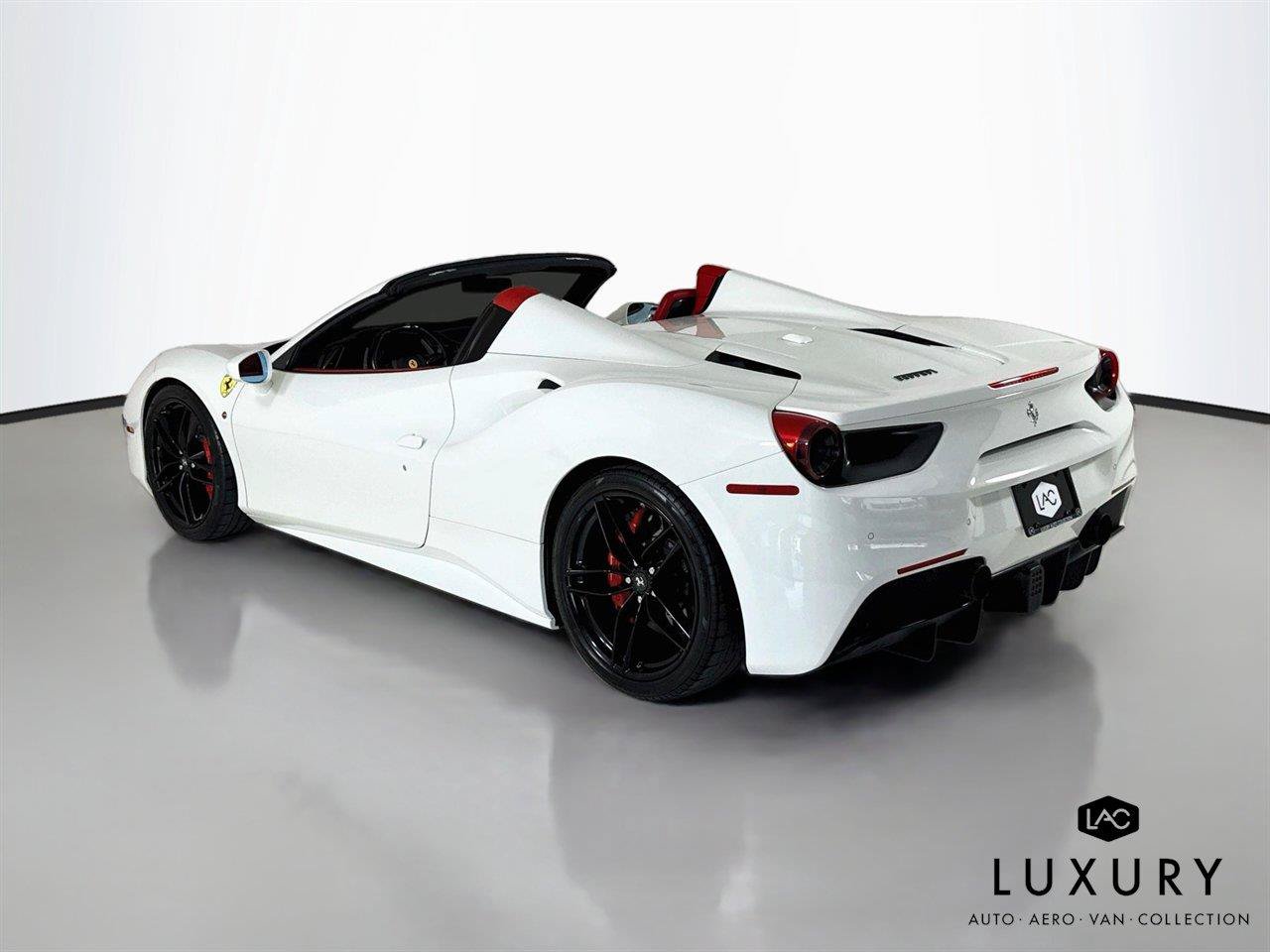 Used 2019 Ferrari 488 Spider RWD image 8