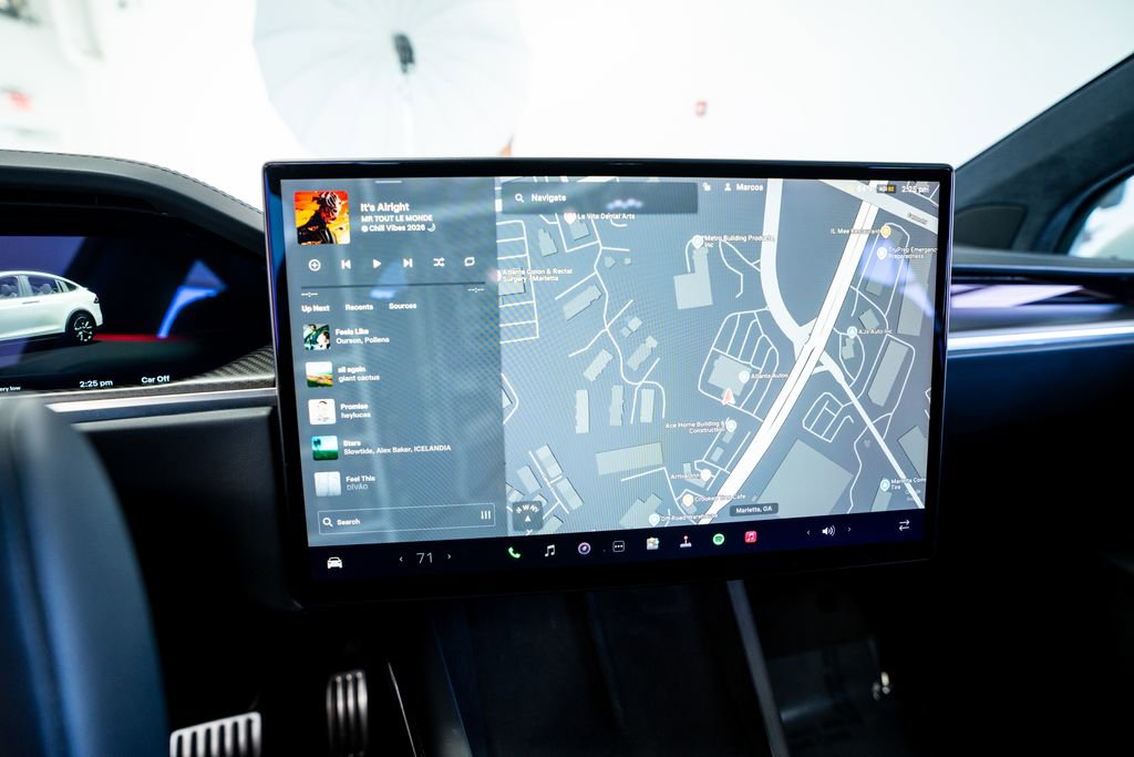 Used 2022 Tesla Model X Plaid image 39