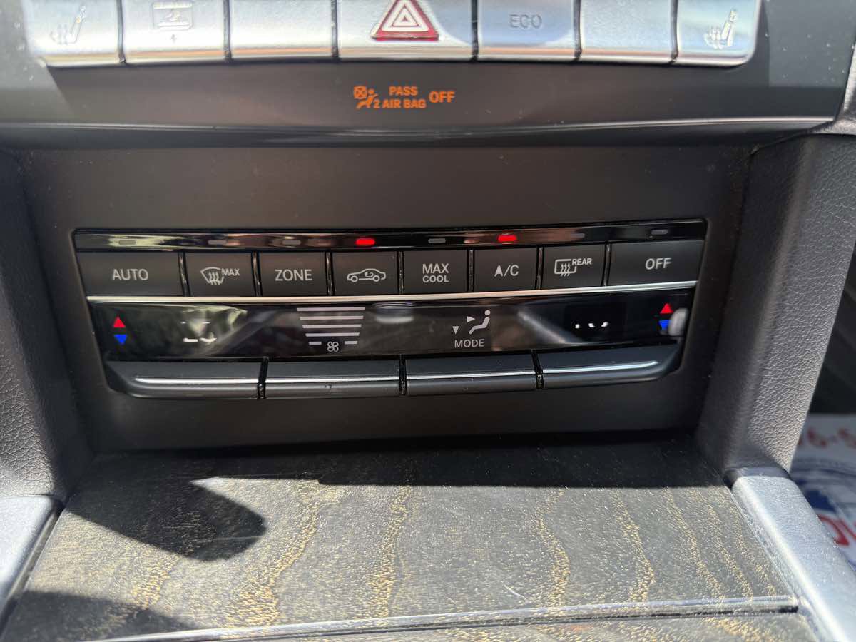 Used 2015 Mercedes-Benz E 350 4MATIC Sedan image 38