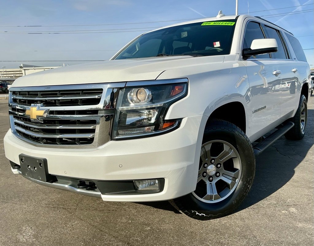 Used 2020 Chevrolet Suburban LT w/ Luxury Package image 2