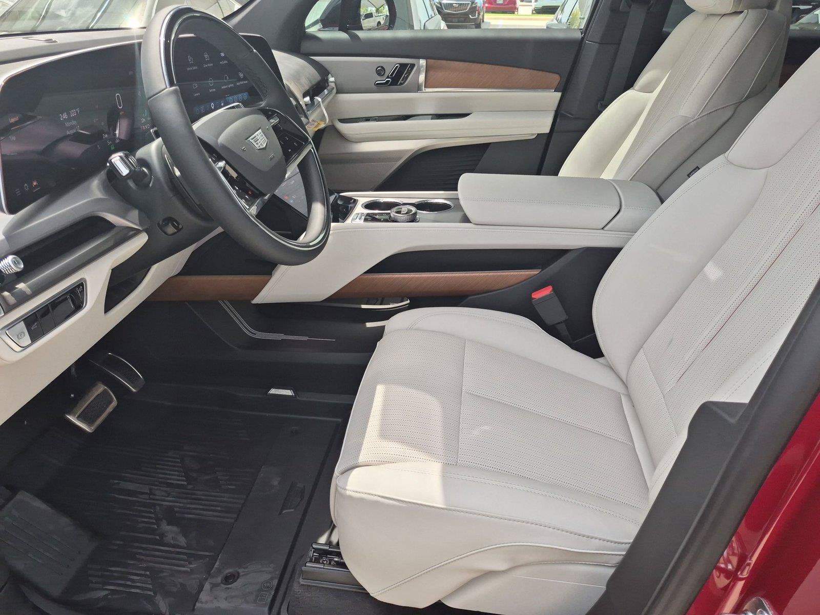 New 2027 Cadillac Vistiq Sport w/ LPO, Floor Liner Package AWD/4WD image 27